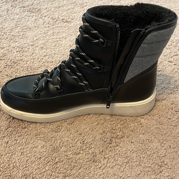 Target boots - Picture 4 of 4